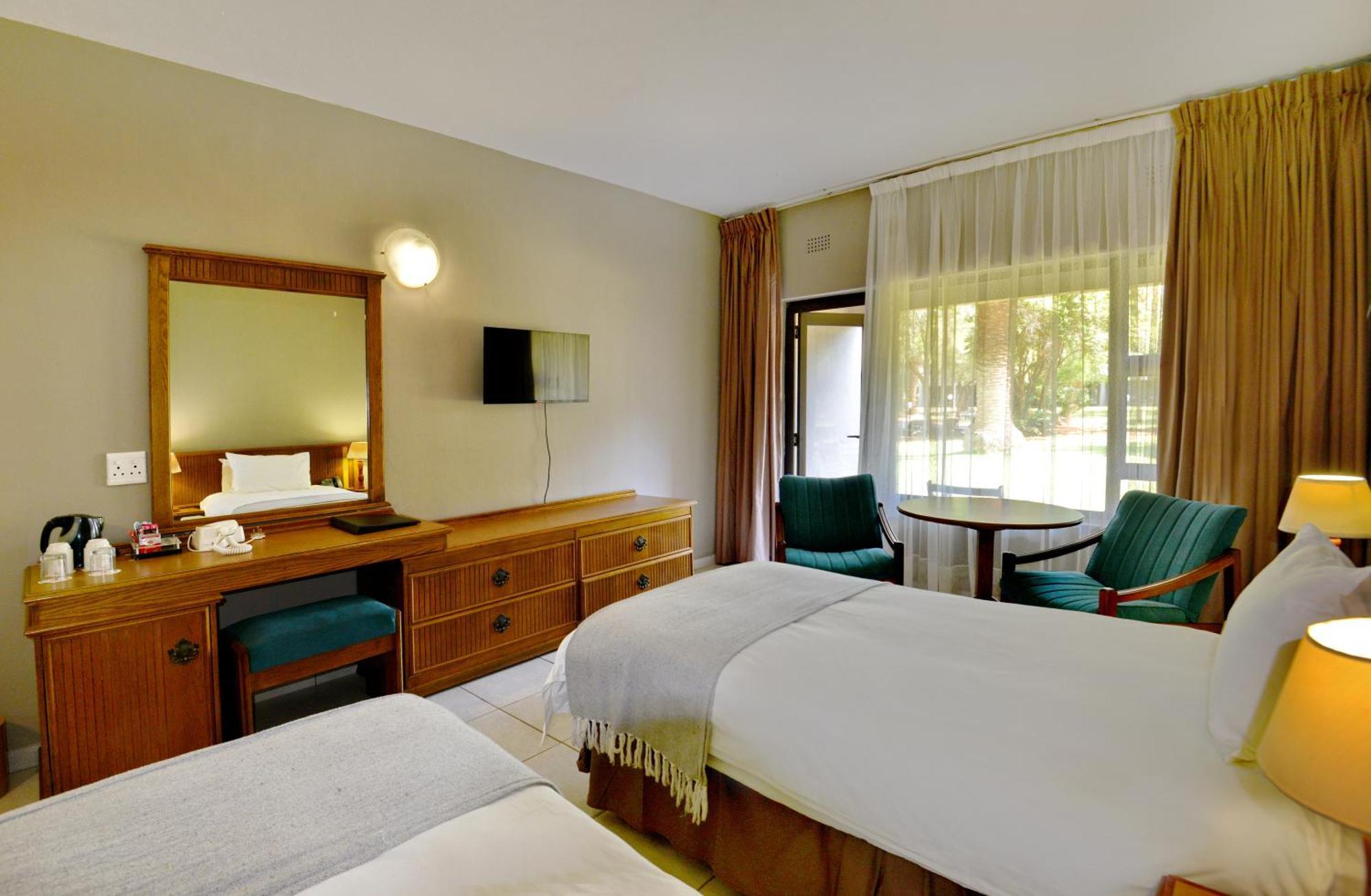 Sundown Country Estate Hotel Boshoek Exterior photo
